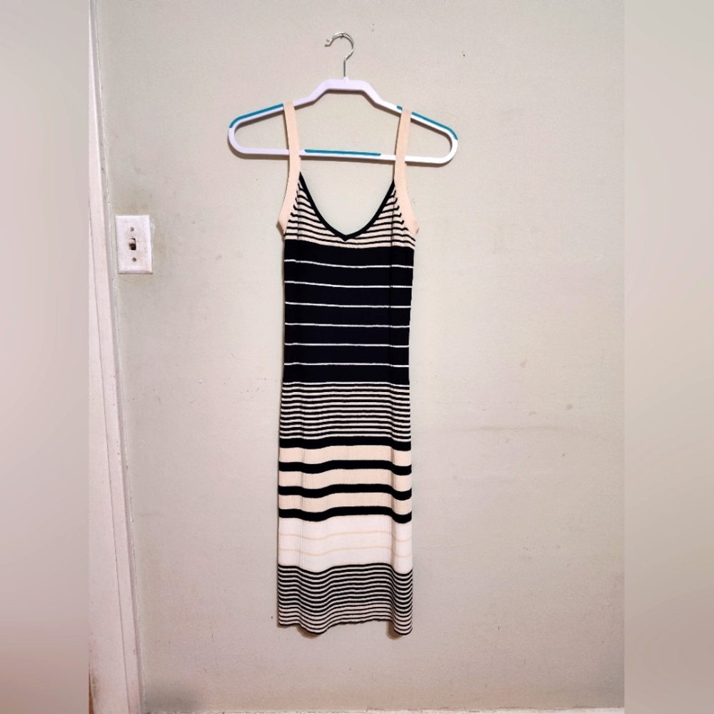 The limited ribbed midi dress